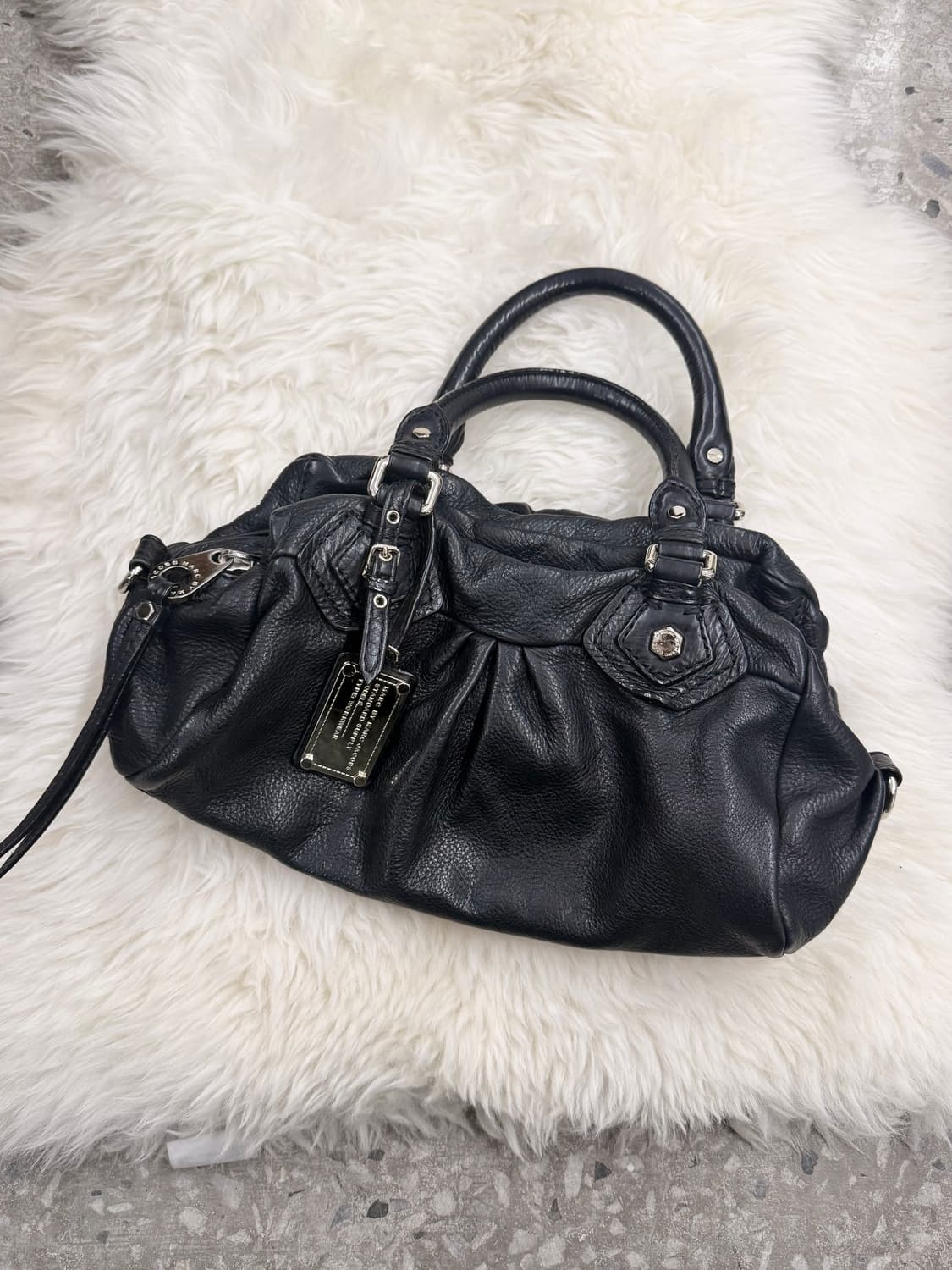 마크제이콥스 금장 로고 토트백 상품이미지1