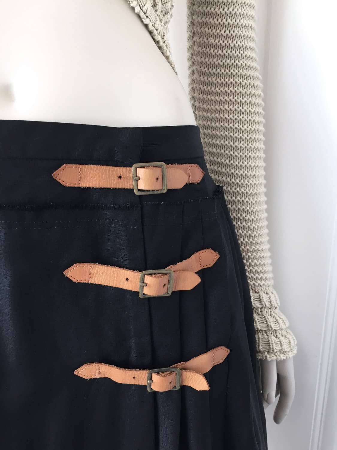 Belted Pleated Wrap Midi Skirt 상품이미지7