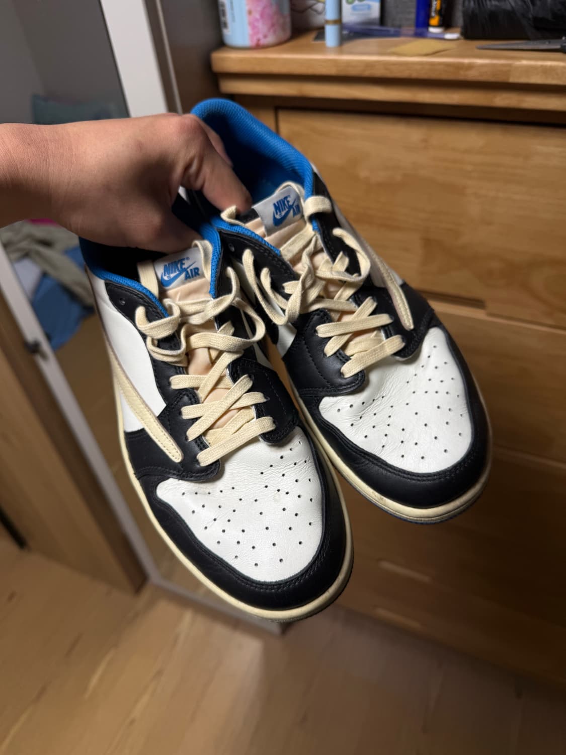 나이키 조던1 트래비스 스캇 프라그먼트 로우 280 상품이미지1