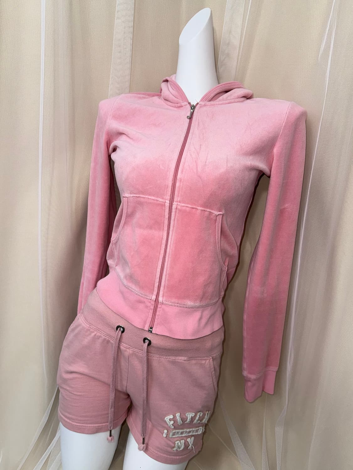 M Juicy Couture 벨벳 후드집업 딸기우유 핑크 상품이미지2