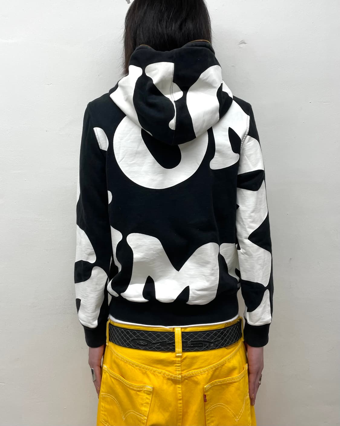 White Bold Printed Black Hooded Zip-Up 상품이미지2