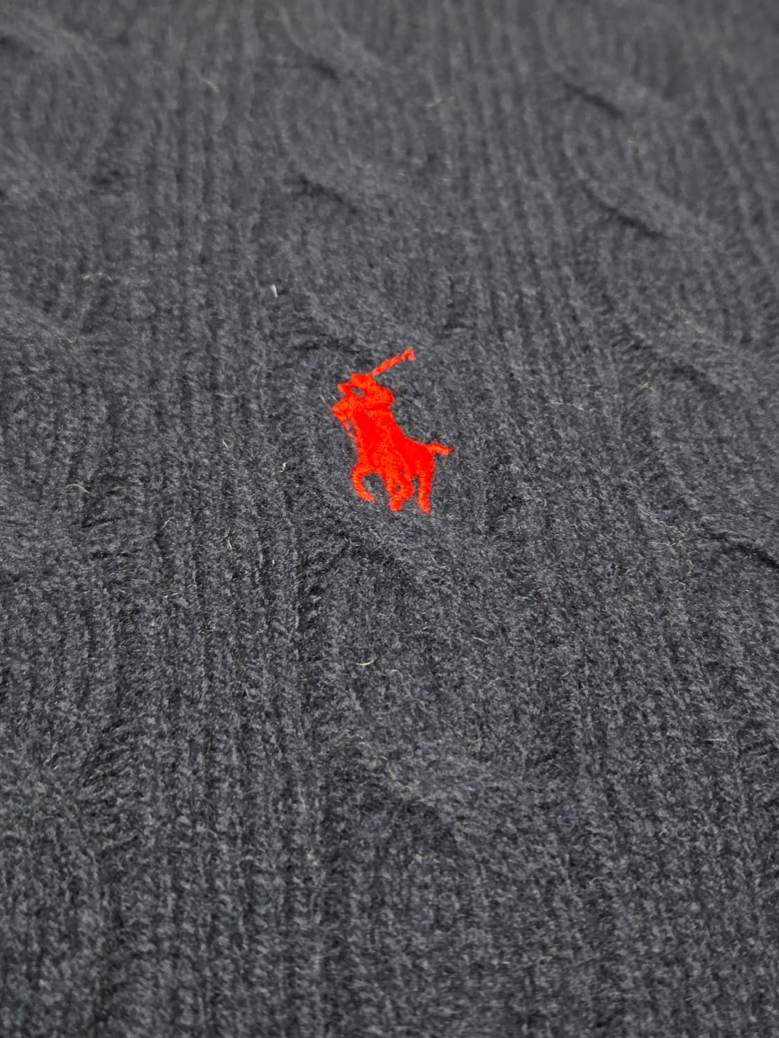 [L]폴로 울캐시미어 꽈배기니트 네이비 2회착 상품이미지4