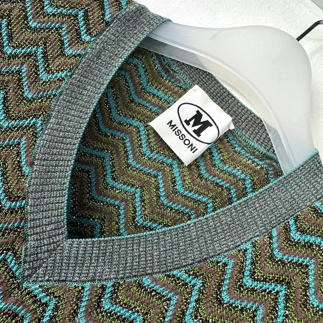 MISSONI 23SS 시그니처 메탈릭 브이넥 니트 탑 상품이미지3