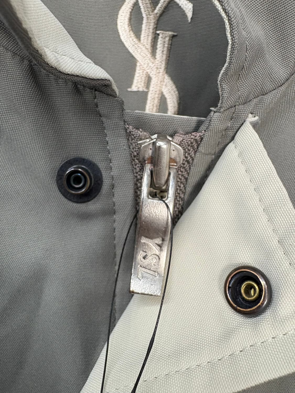 입생로랑 스몰로고 라이트카키 폴리자켓 A3098 상품이미지5