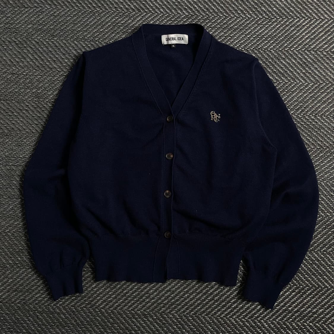 제너럴아이디어 에센셜 로고 뱃지 가디건 네이비y 4289 상품이미지2