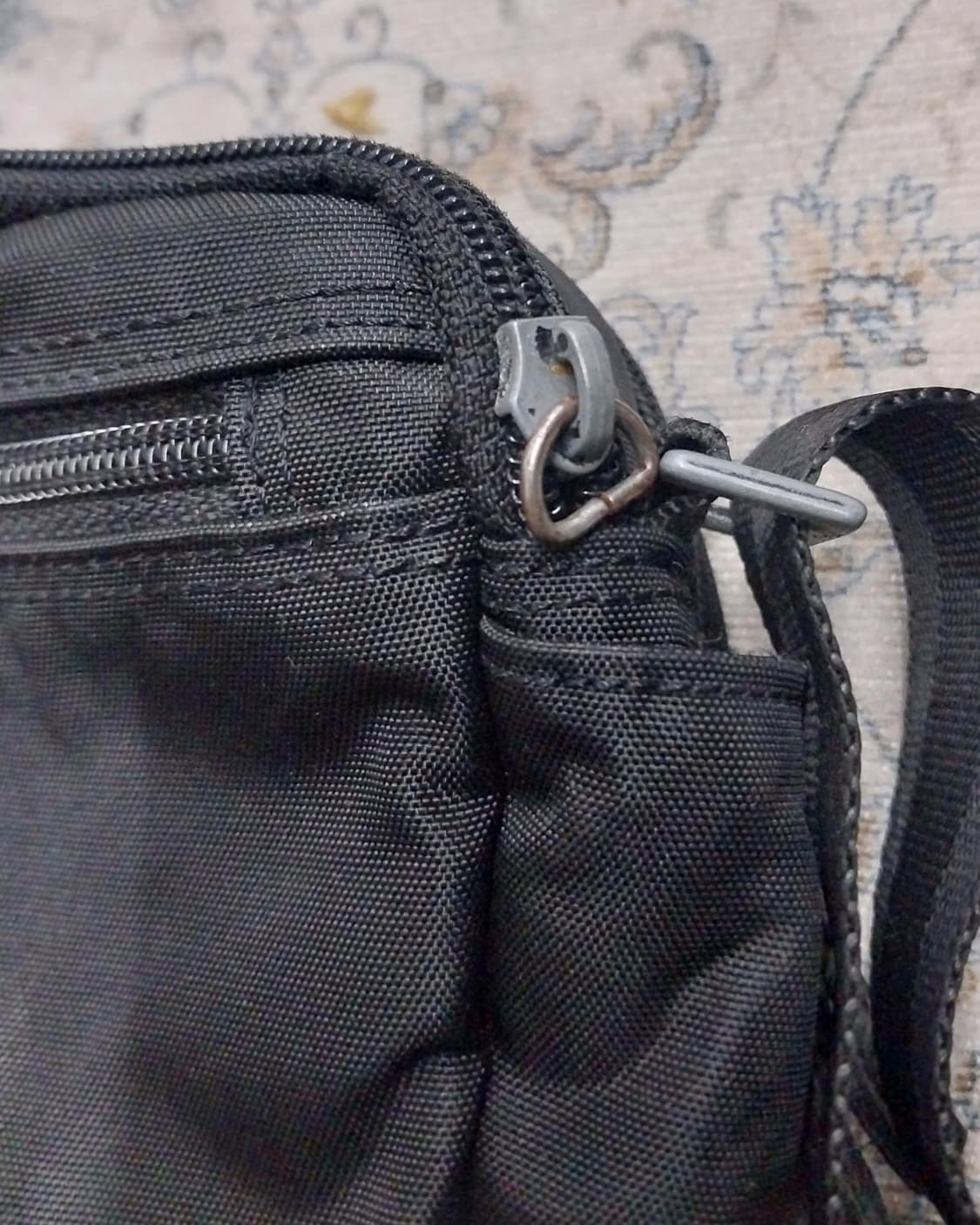 빈폴 블랙 크로스백 상품이미지8