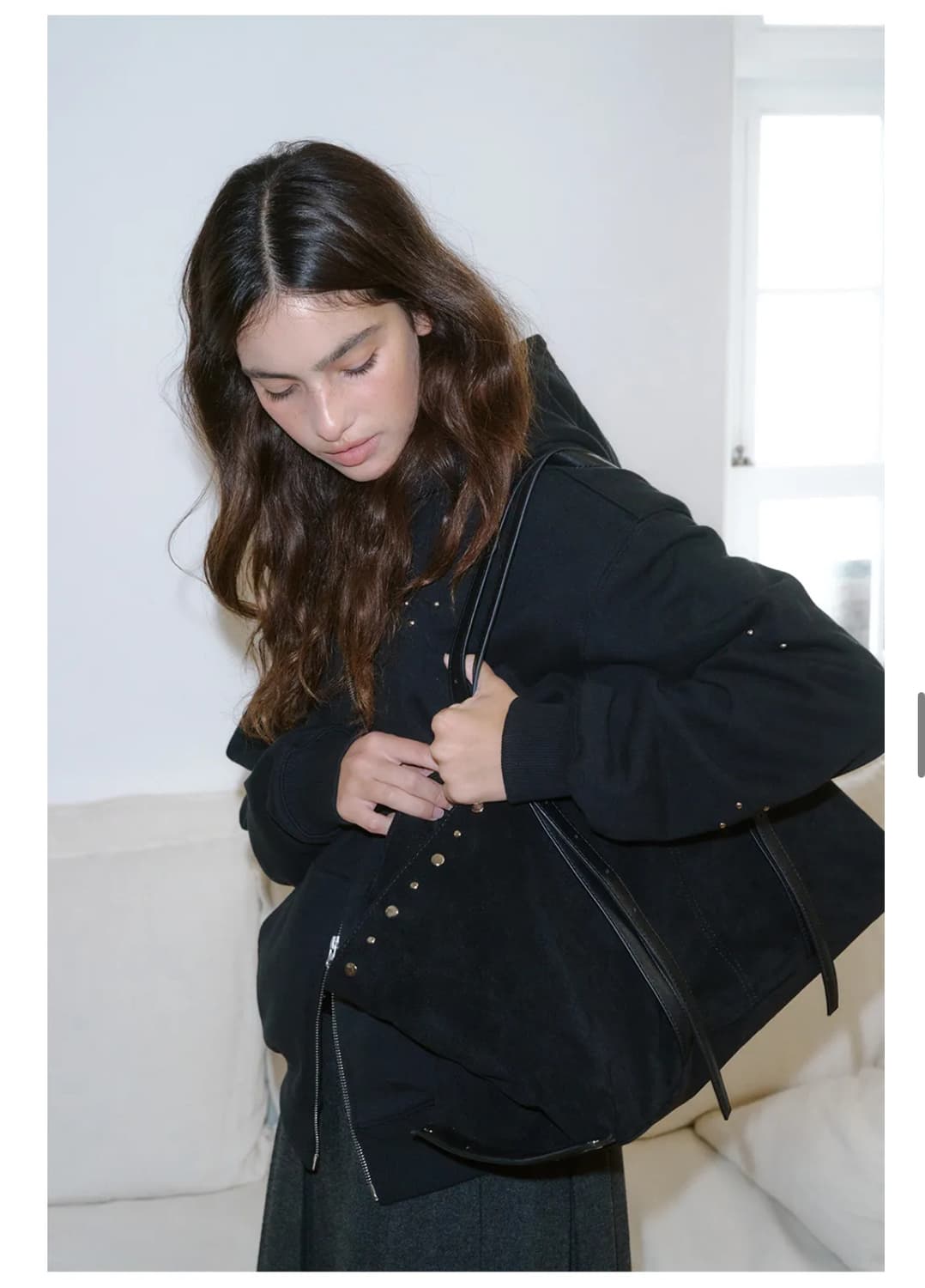 기호 기준 콜라보 Veyra Stud Bag 블랙 상품이미지2