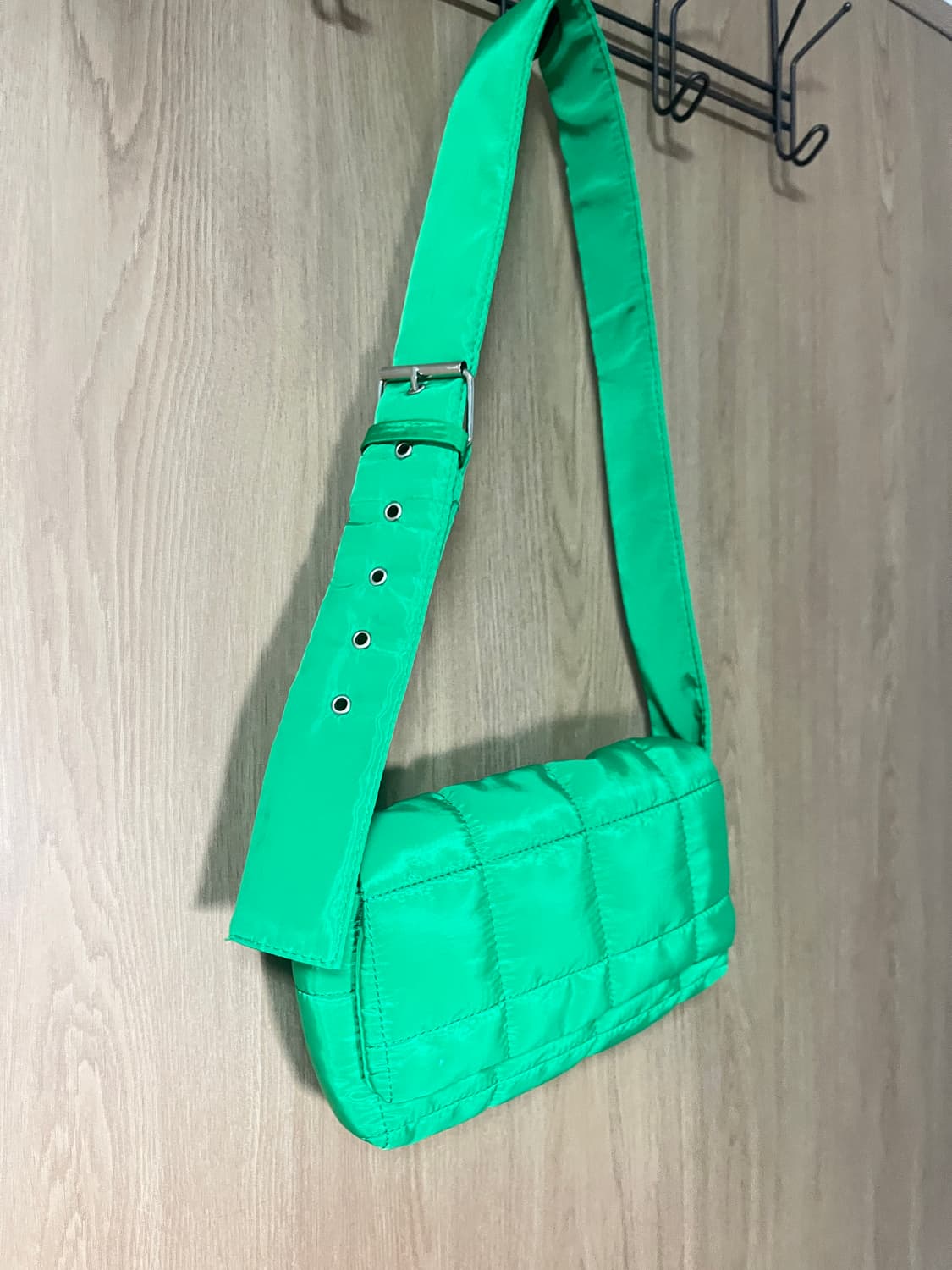 패딩 크로스백 상품이미지1