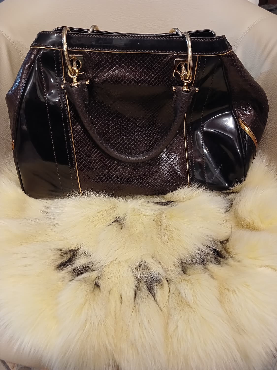 닥스 정품 에나멜 소재 가방 상품이미지10