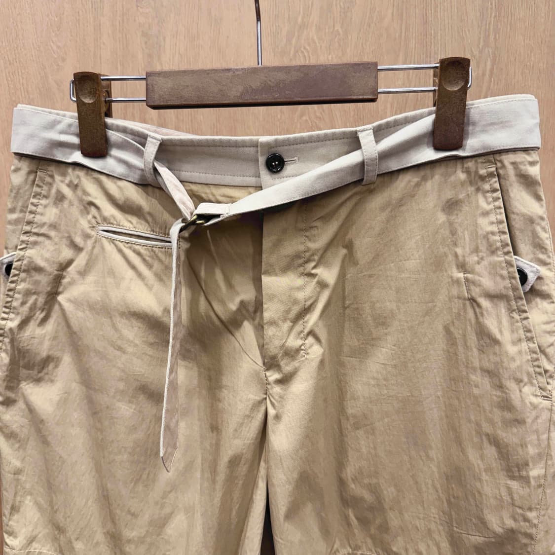 입생로랑 버뮤다 하프팬츠 D링 벨트 디테일 하이웨스트 베이지 상품이미지4