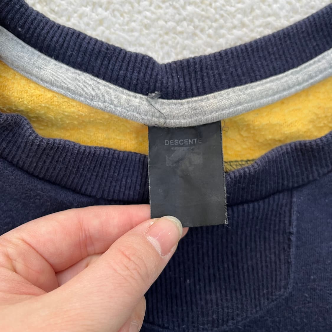 실측확인 데상트 긴팔 맨투맨 0305M 상품이미지2