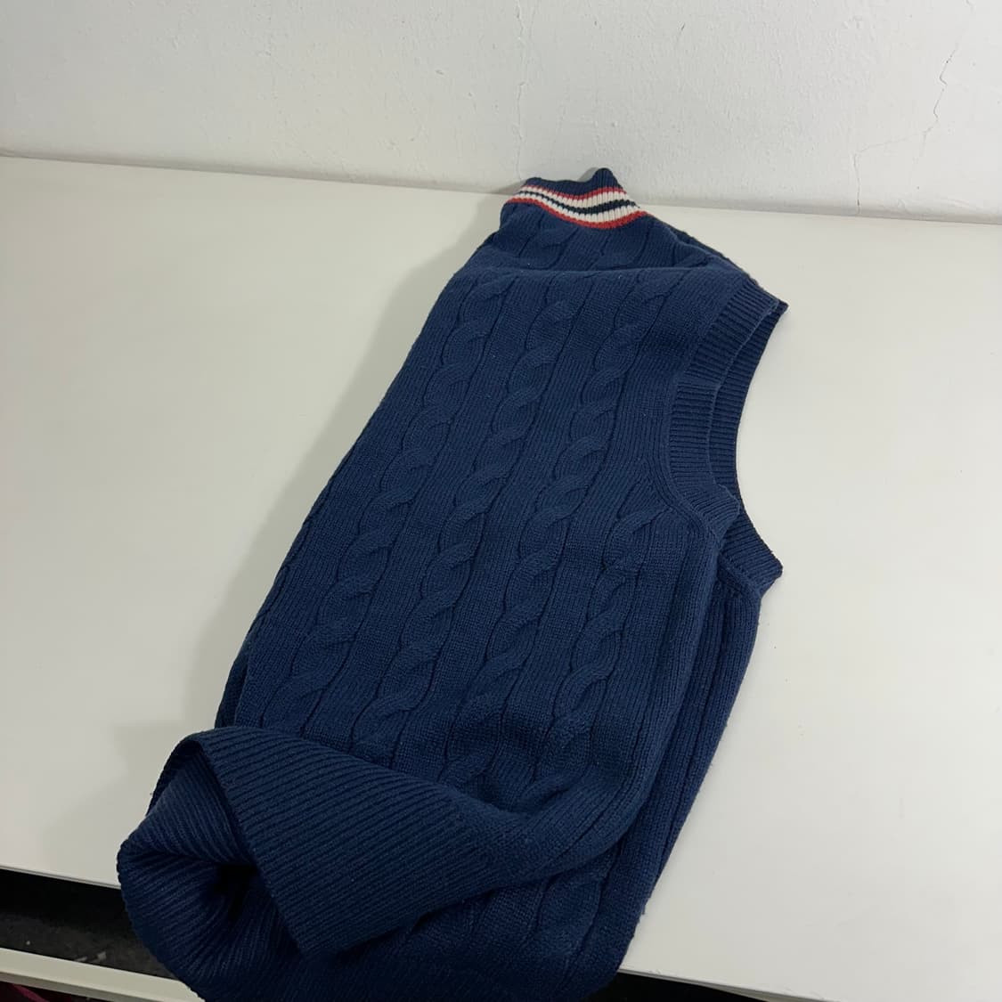 M 와릿이즌 네이비 브이넥 꽈배기 니트조끼 상품이미지5