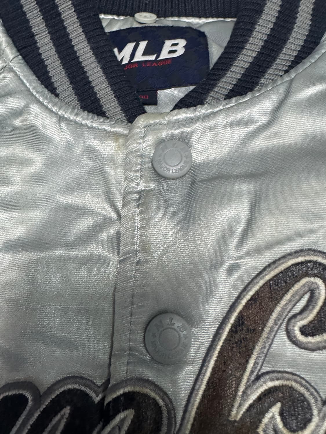 MLB 뉴욕 양키스 실버 오버핏 바시티 패딩 자켓 상품이미지6