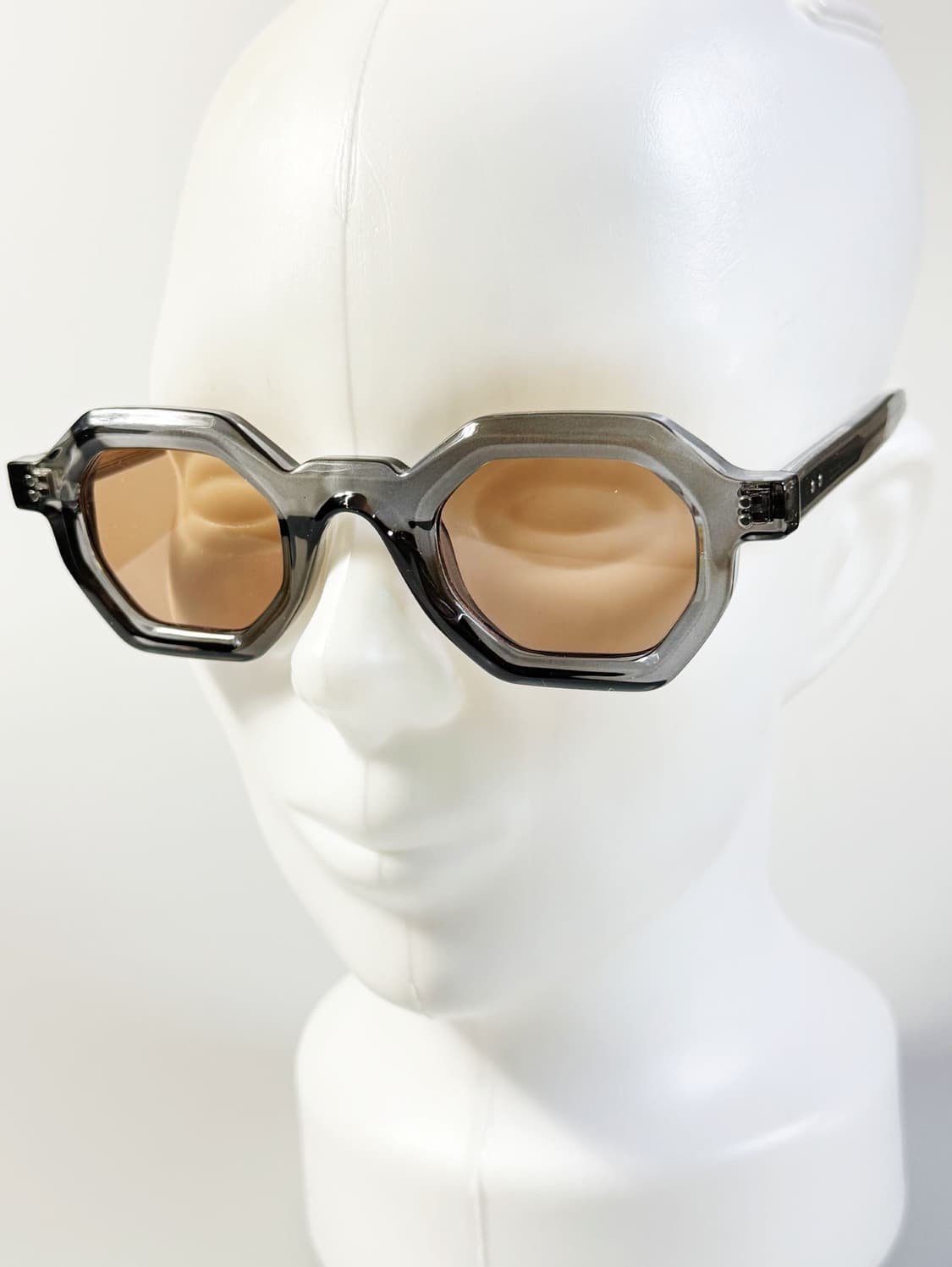 CANAAN 볼드 스퀘어 프레임 빈티지 틴트 선글라스 상품이미지8