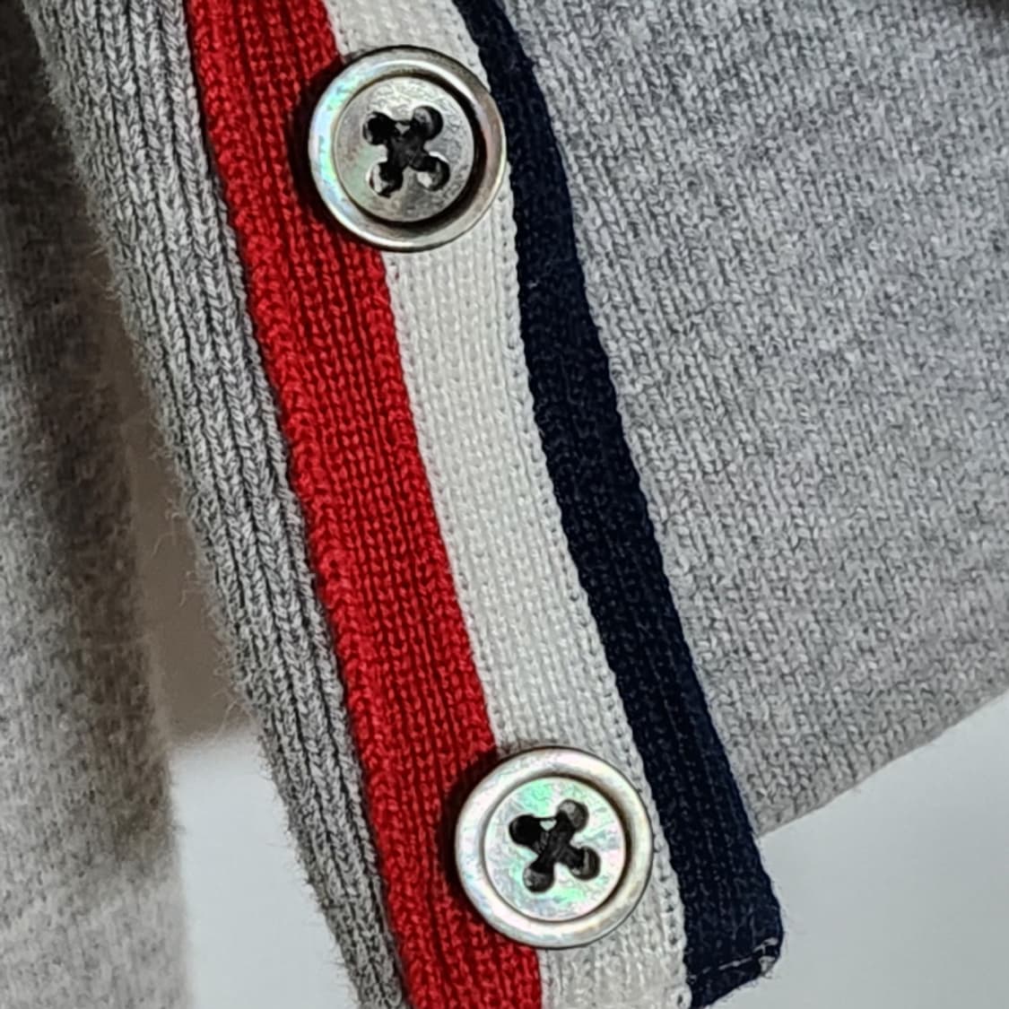 [40] 톰브라운 사선완장 스티치 여성 맨투맨 FJT002A 상품이미지5