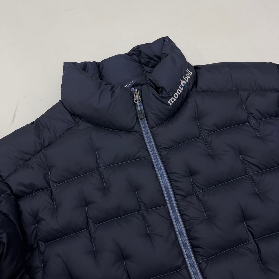 몽벨 온에어 고프코어 나일론 퀼팅 구스다운 경량패딩 상품이미지3