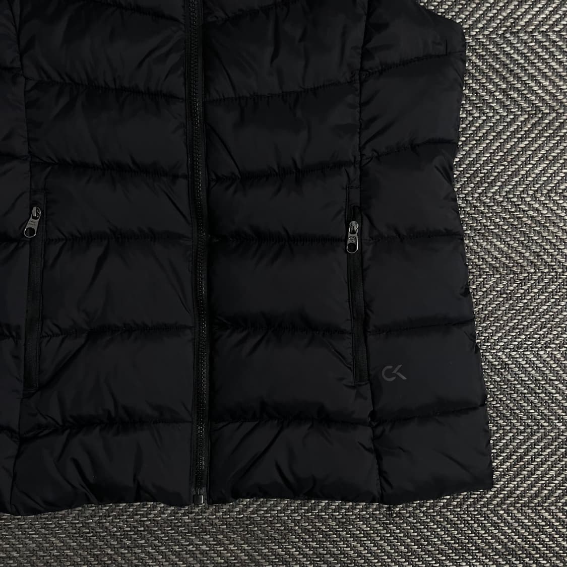 캘빈클라인 미니멀 경량 패딩 조끼 블랙o 3161 상품이미지2