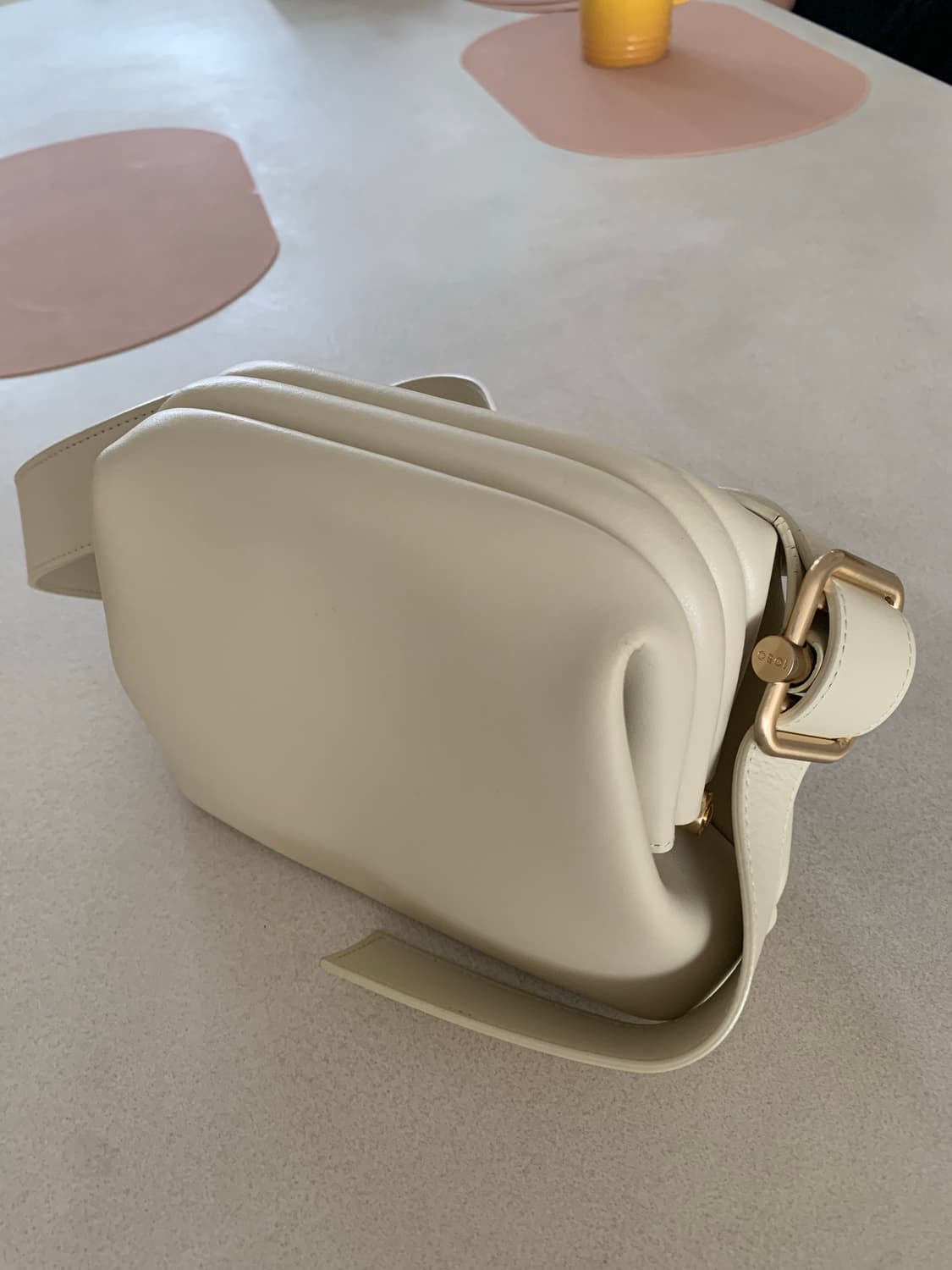 오소이 미니 브롯 백 크림 상품이미지2