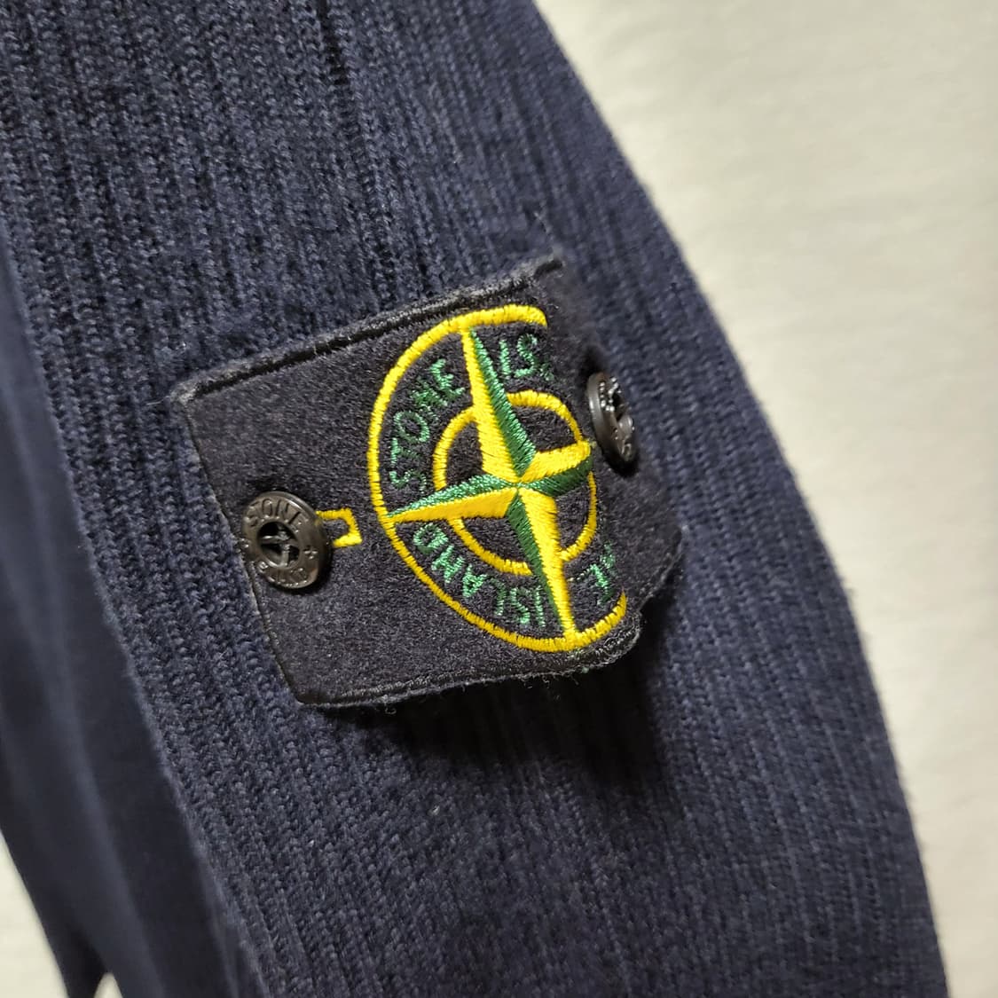 [새상품급] L / 스톤아일랜드 퓨어 울 니트  상품이미지3