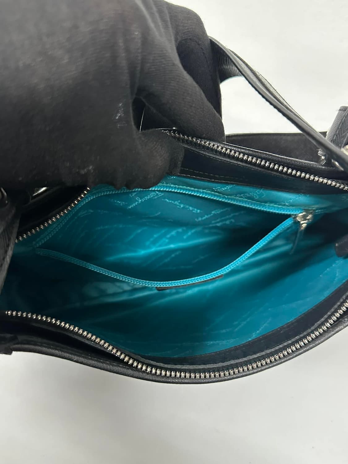 Salvatore Ferragamo Leather Shoulder Bag 상품이미지8