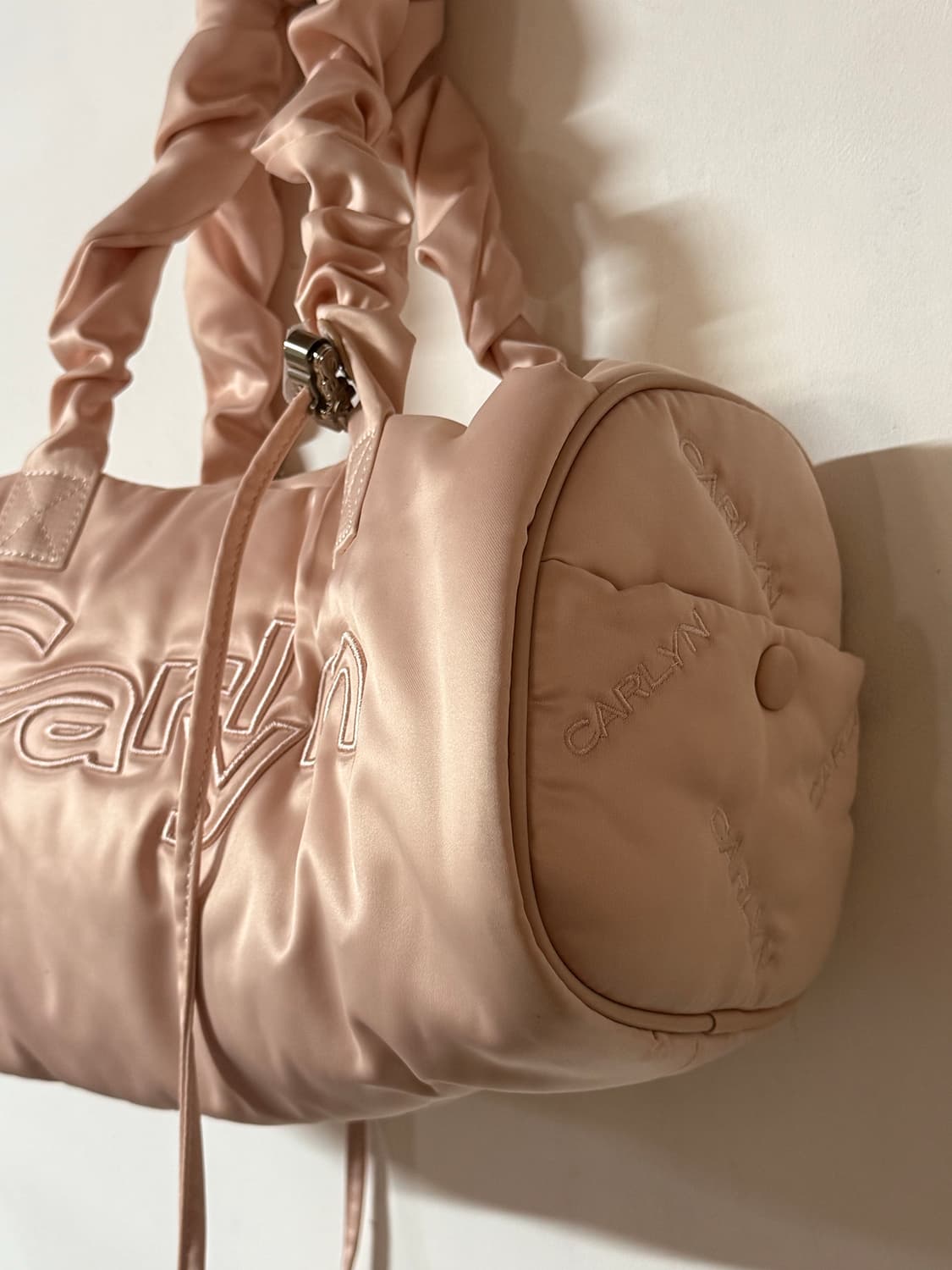 새상품 칼린 CARLYN 딸기우유 보스턴백 토트백 상품이미지5