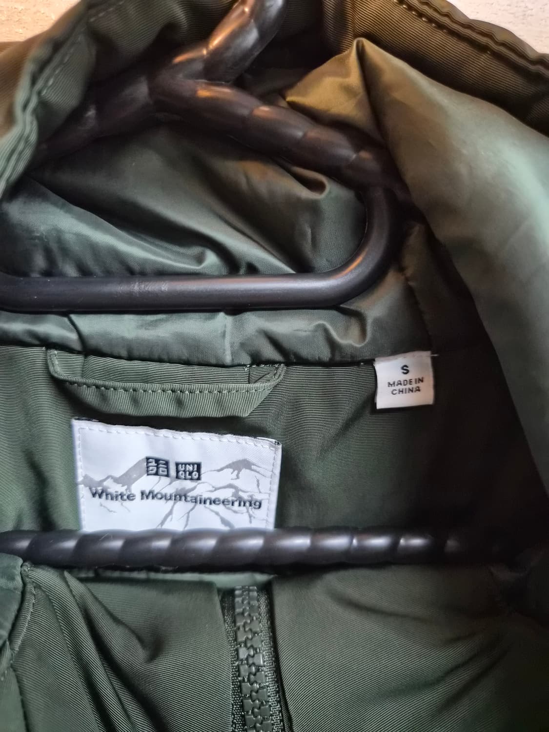 M/100) 유니클로 화이트마운티니어링 하이브리드다운 오버사이즈 파카 상품이미지3