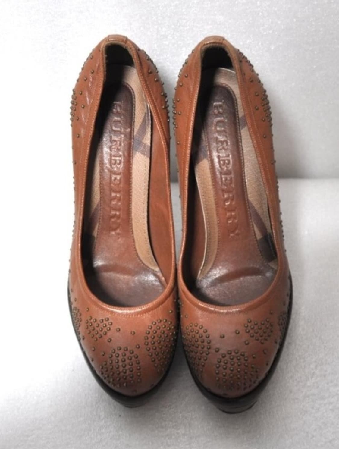 버버리/여성스터드하이힐구두(사이즈235)정품 상품이미지2