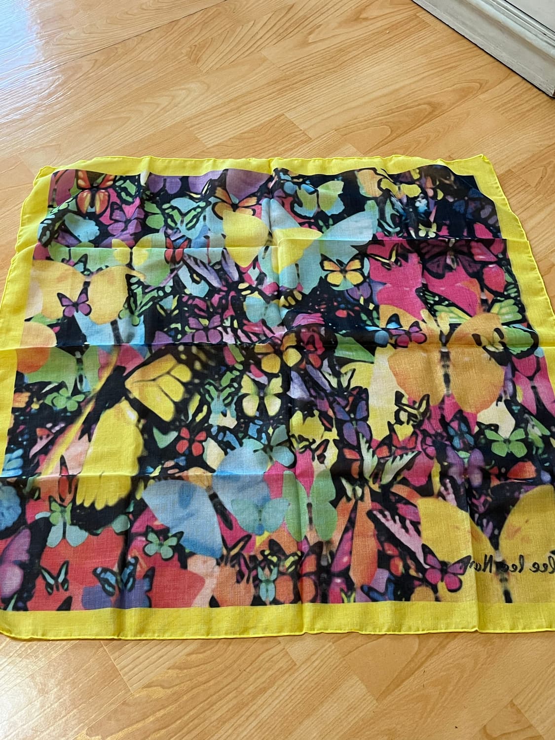 스카프 나비패턴 상품이미지3