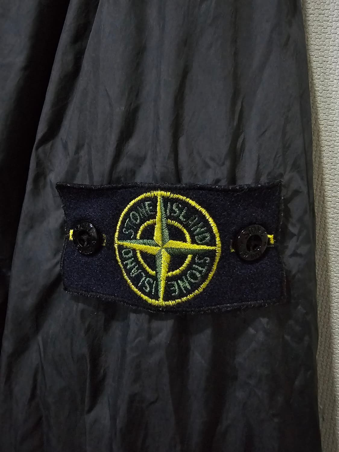 정품 스톤아일랜드 크링클랩스 바람막이 자켓 100 / L 상품이미지3