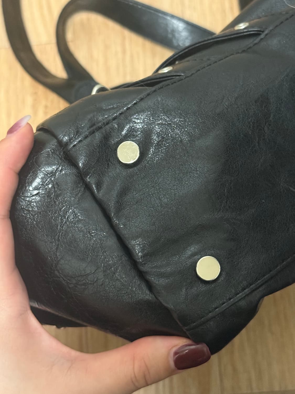 다이닛 가방 STUD POCKET BIG BAG IN BLACK 상품이미지5