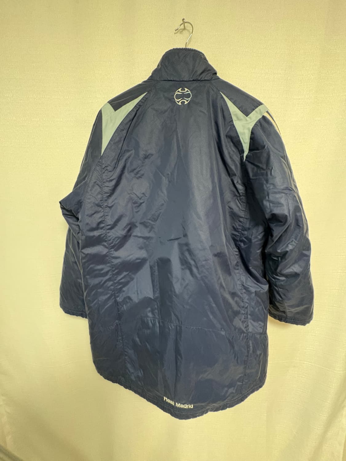 아디다스레알마드리드벤치패딩 상품이미지5