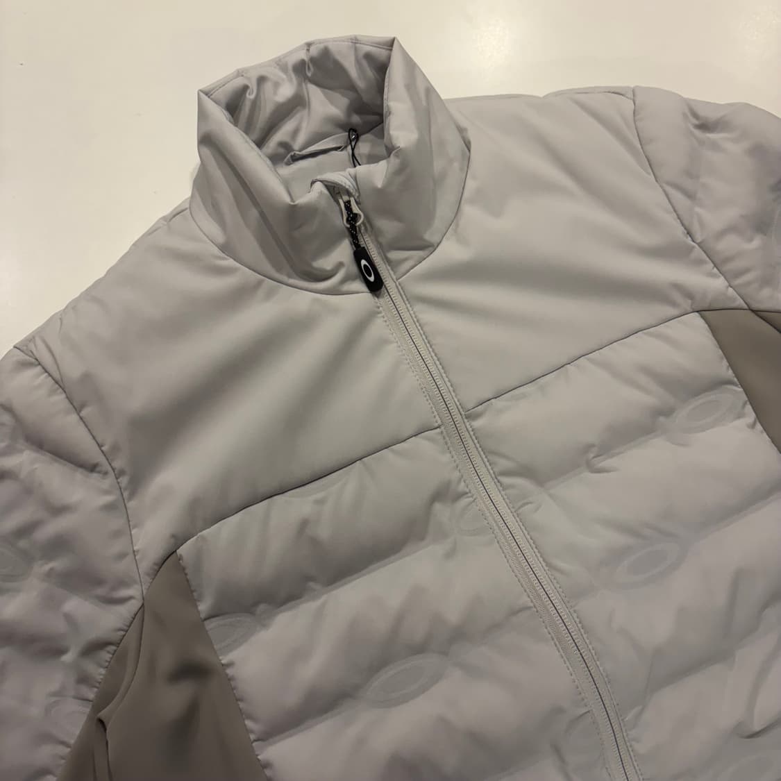 [M] 오클리 엘립스 경량 패딩 점퍼 화이트 D257 상품이미지3