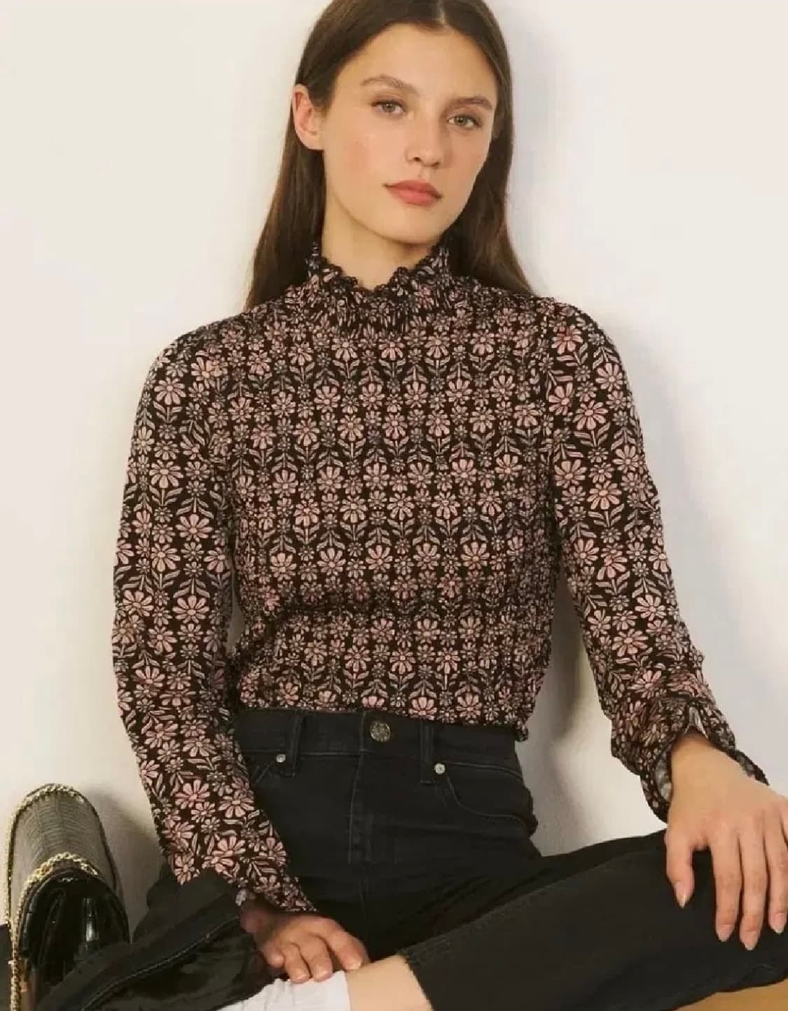 산드로 하이넥 플라워 밴딩 블라우스 0사이즈 상품이미지2