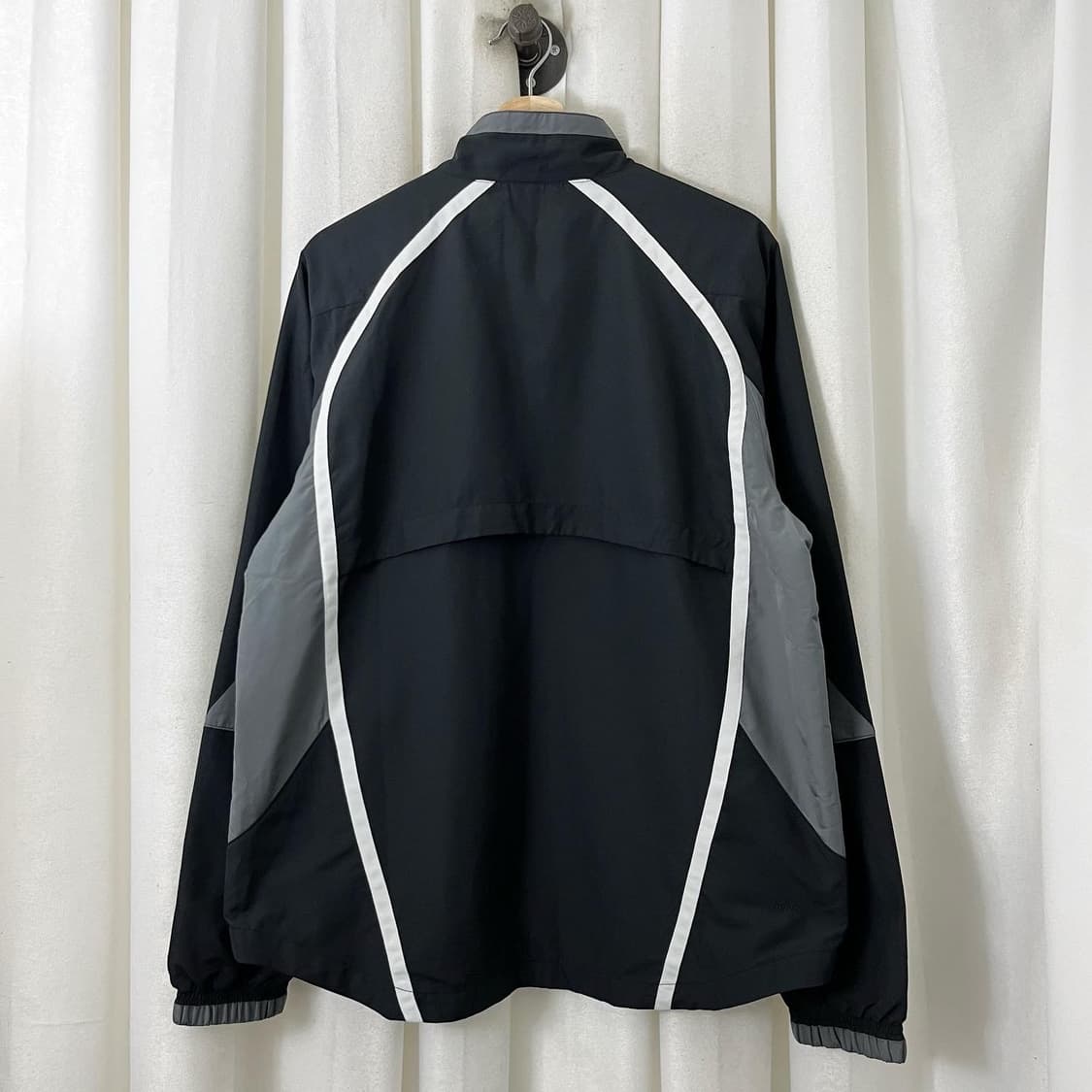 나이키 블랙 화이트 도킹 윈드브레이커 상품이미지6