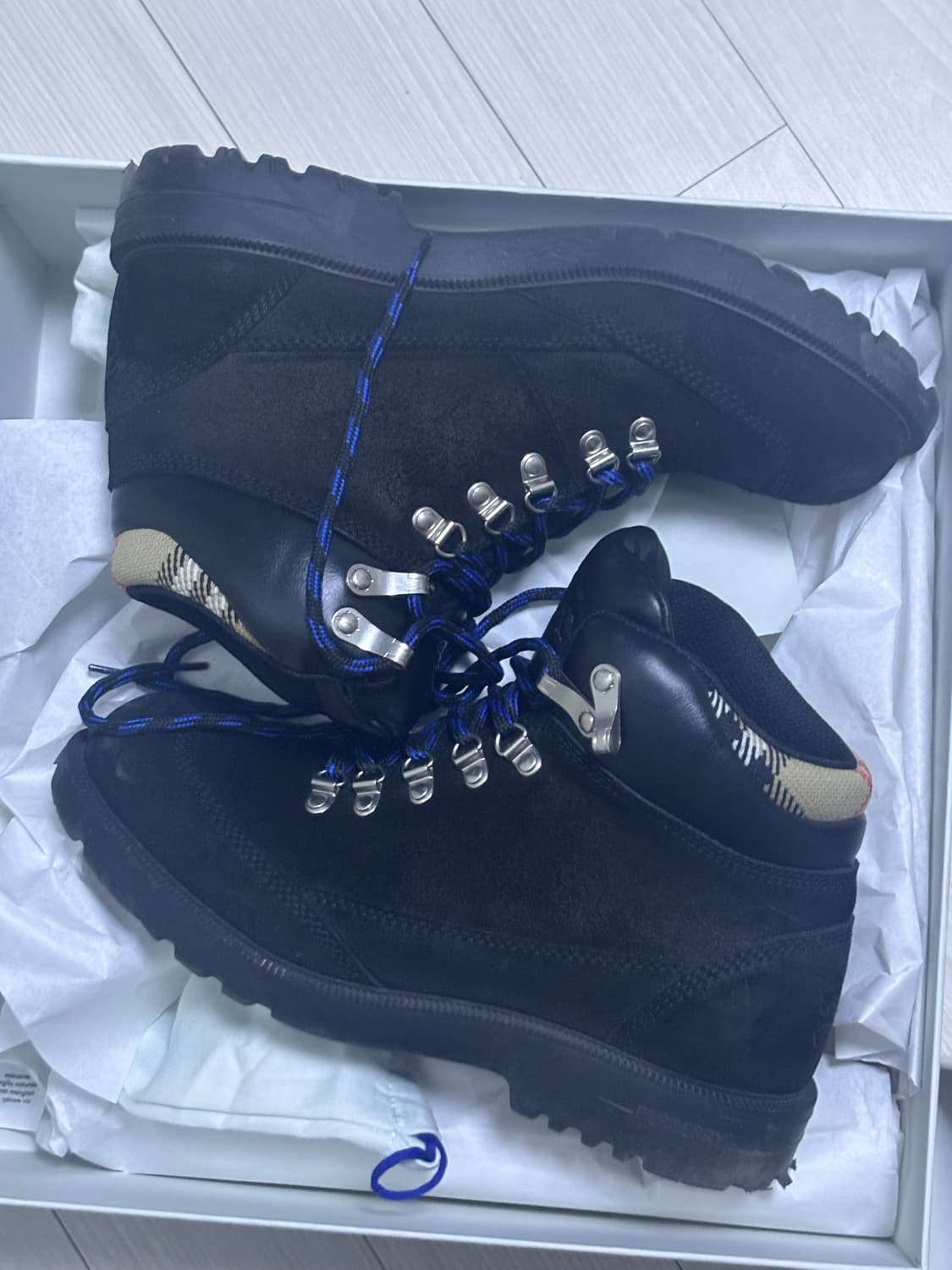 버버리 레이스업 스웨이드 부츠[40] 상품이미지1