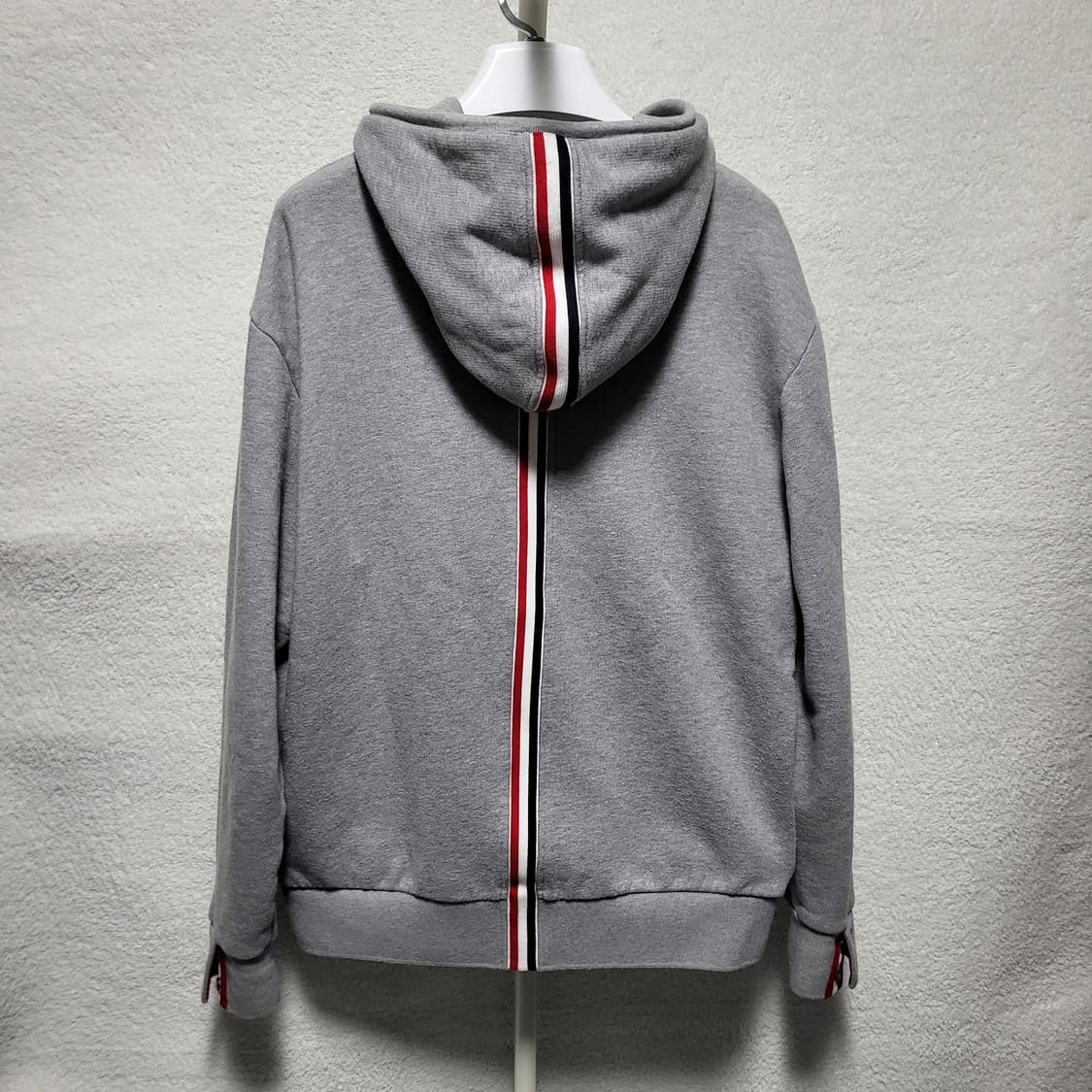[정품] 3 / 톰브라운 백삼선 후드집업 상품이미지2