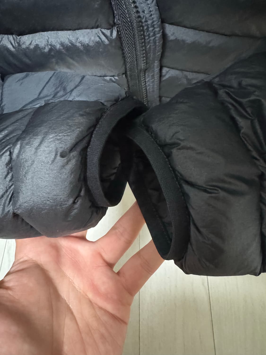 (1회착용)24fw스톤아일랜드 룸우븐40324 경량패딩M 블랙 상품이미지5