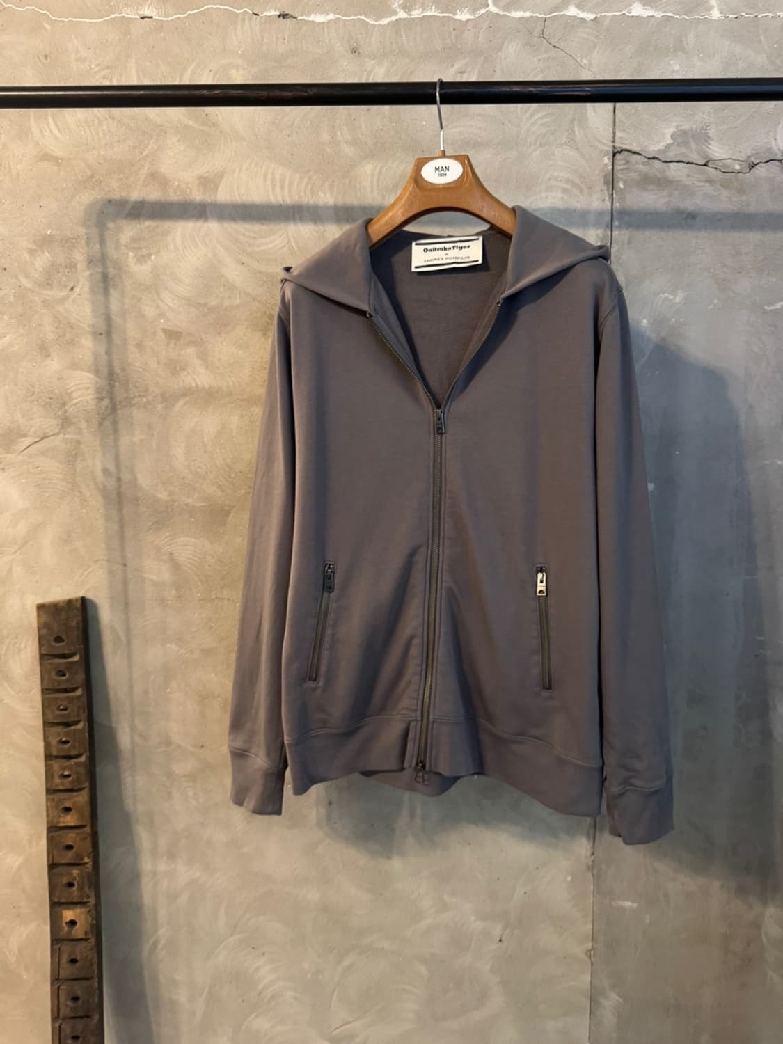 오니츠카 타이거 짚업 후드티 105 상품이미지5