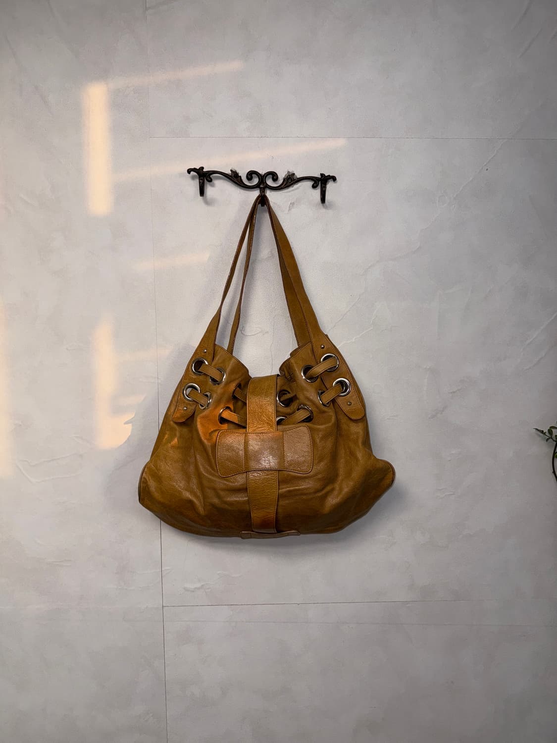 Jimmy Choo camel brown belted ring bag 상품이미지3