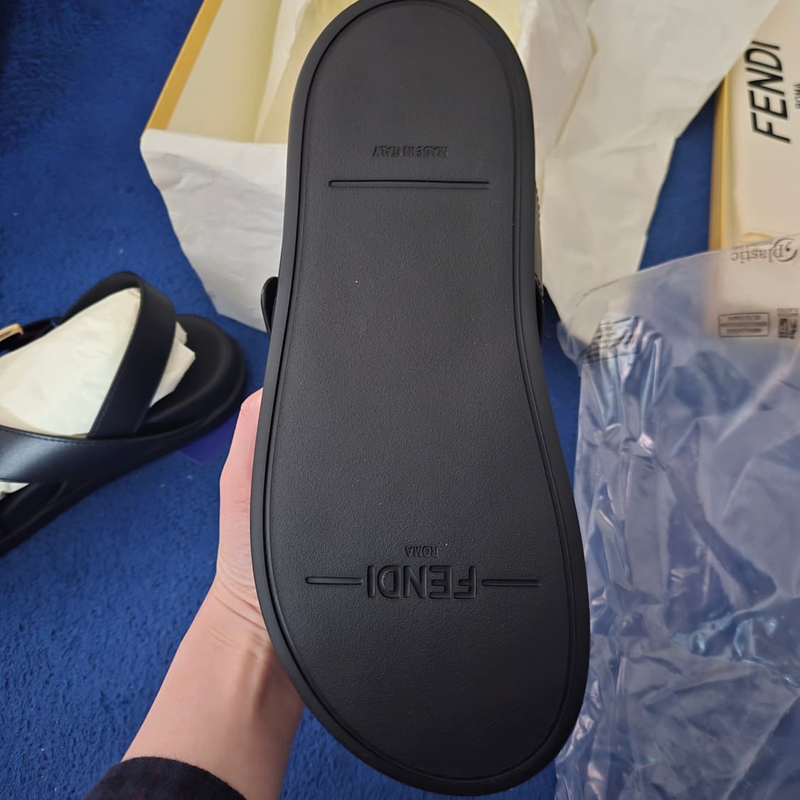 펜디 필 샌들 새상품 상품이미지5