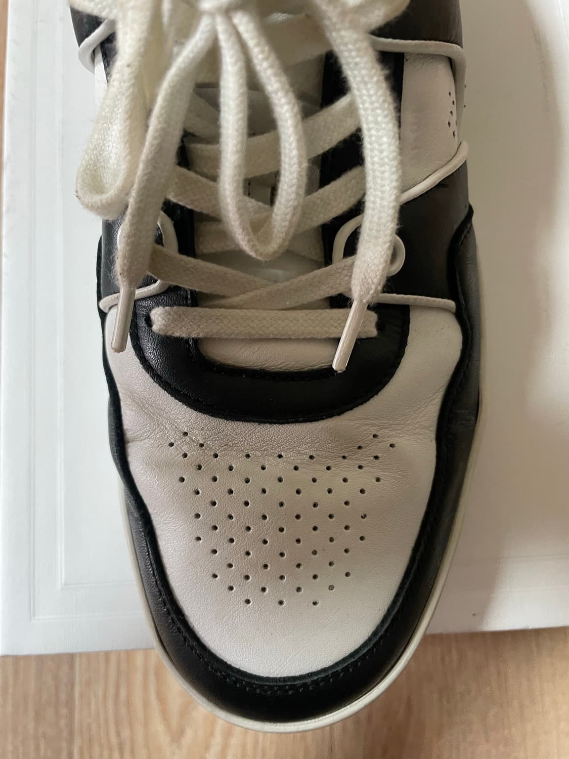 셀린느 CT-04 스니커즈 사이즈41 상품이미지4