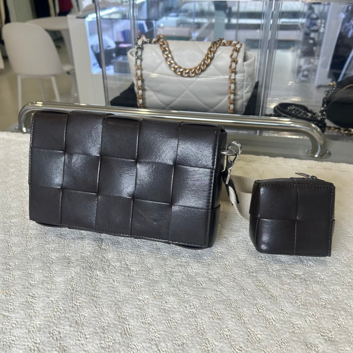 [중고/정품] 인트레치아토 위빙 카세트백 상품이미지1