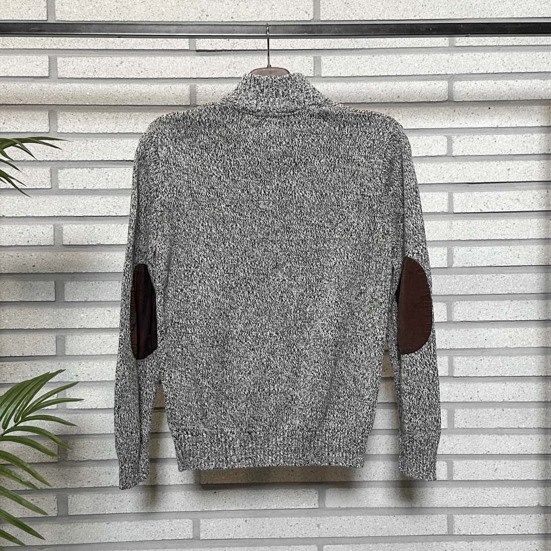 챕스 랄프로렌 하이넥 보카시 니트 엘보 패치 쓰리버튼 디테일 그레이 상품이미지3