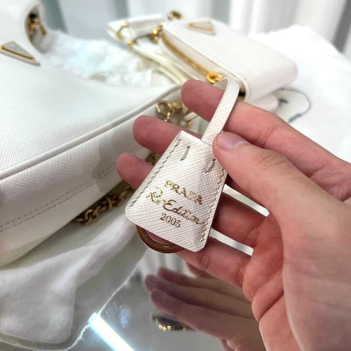 프라다 리에디션 사피아노 레더 체인 금장 크로스 호보백 상품이미지7