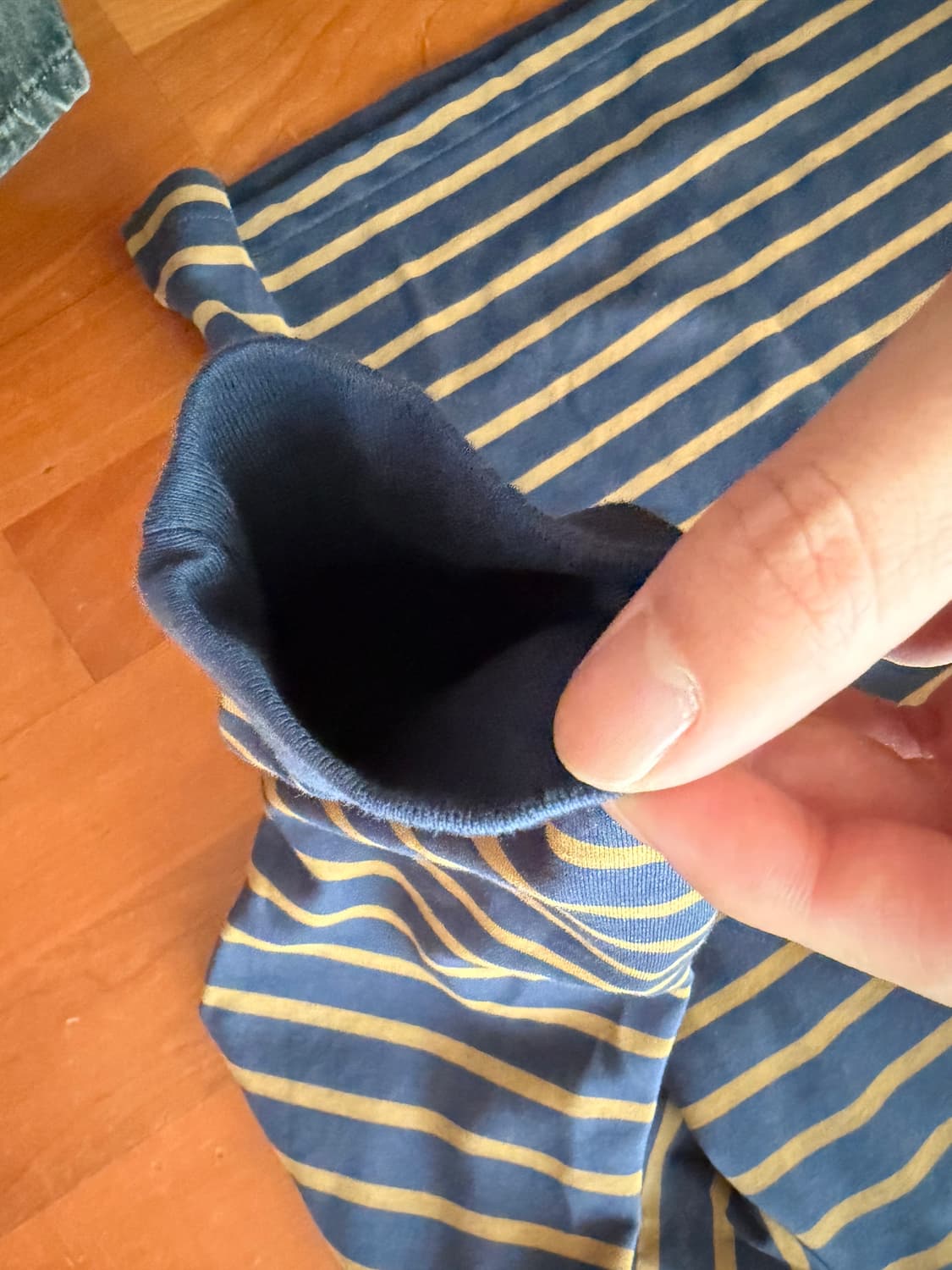 유니클로 에어리즘 롱슬리브 m 상품이미지2