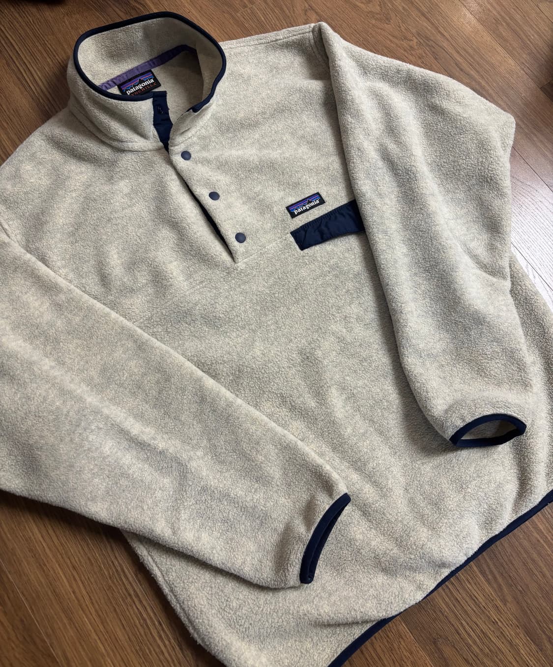 파타고니아  헤비웨이트 신칠라 오트밀 M사이즈 판매합니다. 상품이미지2