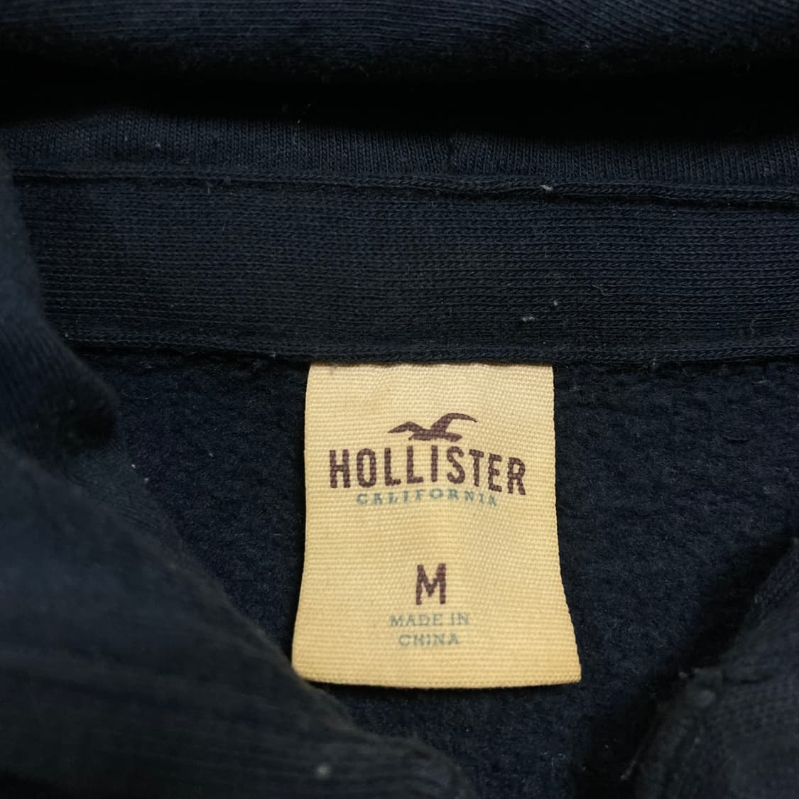 홀리스터 y2k 스몰 로고 네이비 미니멀 후드 집업 상품이미지3