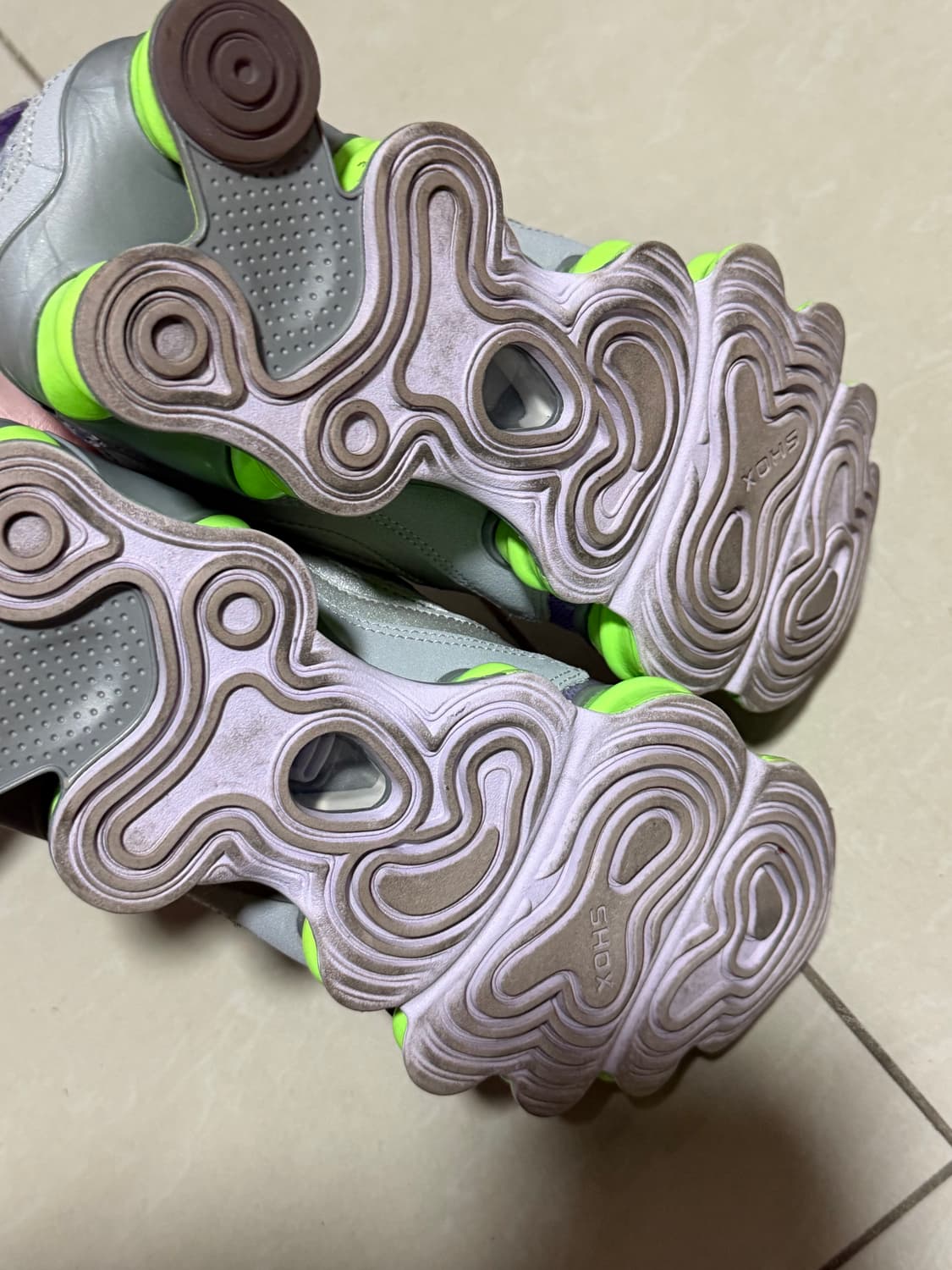 나이키 우먼스 샥스노바 tl 235 상품이미지5