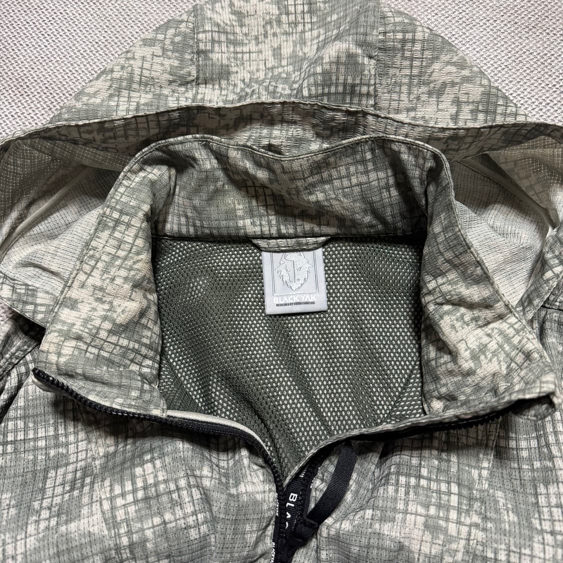 블랙야크 카모플라쥬 바람막이 자켓 상품이미지3
