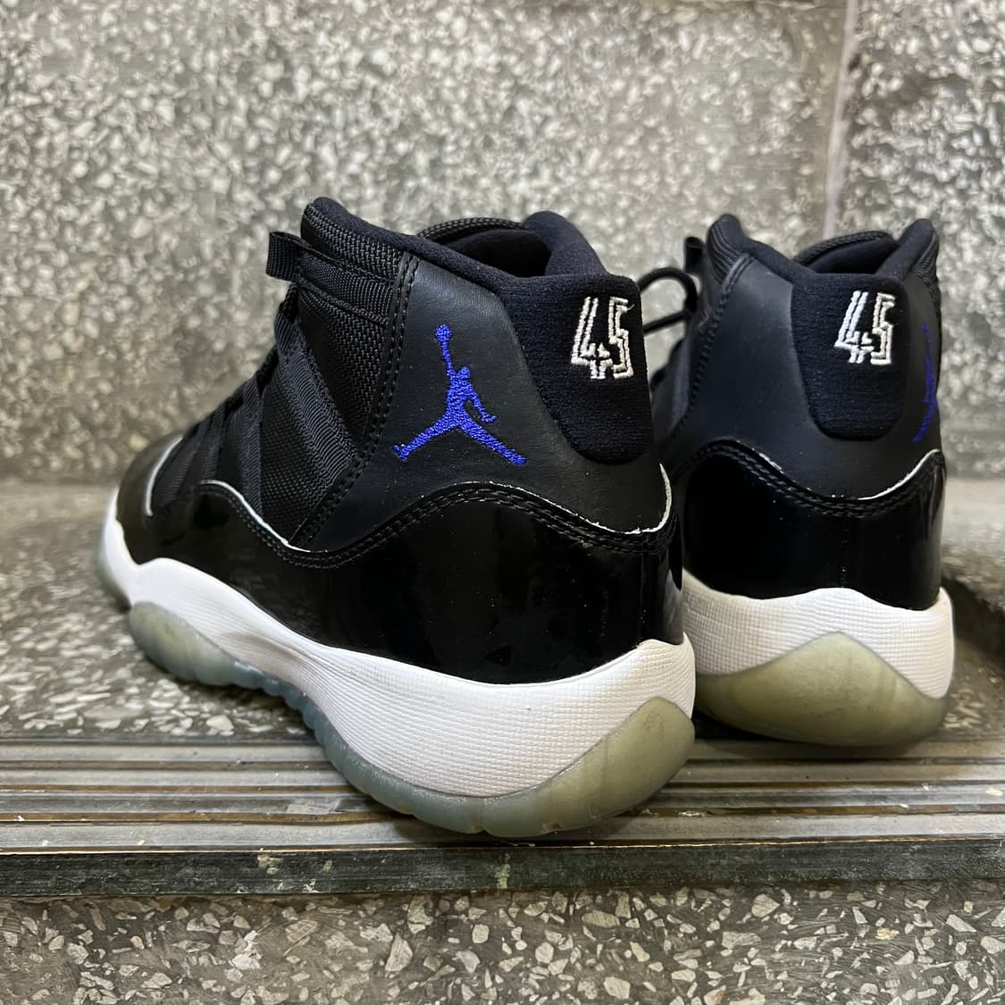나이키 에어 조던 11 레트로 스페이스 잼 상품이미지4